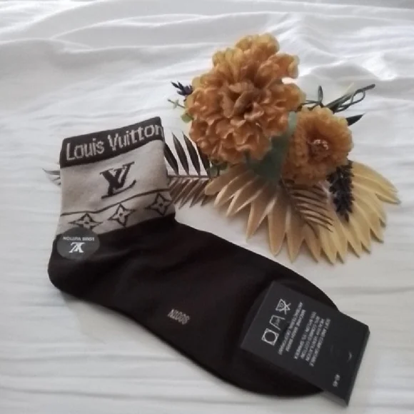 Louis Vuitton Women's Socks in Black and Cream - Picture 2 of 6